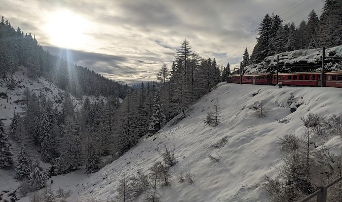 Trem Panorâmico da Suíça para Itália - Bernina Express